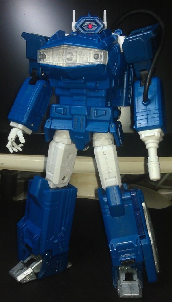 FanToys NOT Masterpiece Shockwave New Image Compare With MP 10 Optimus Prime Figure  (2 of 4)